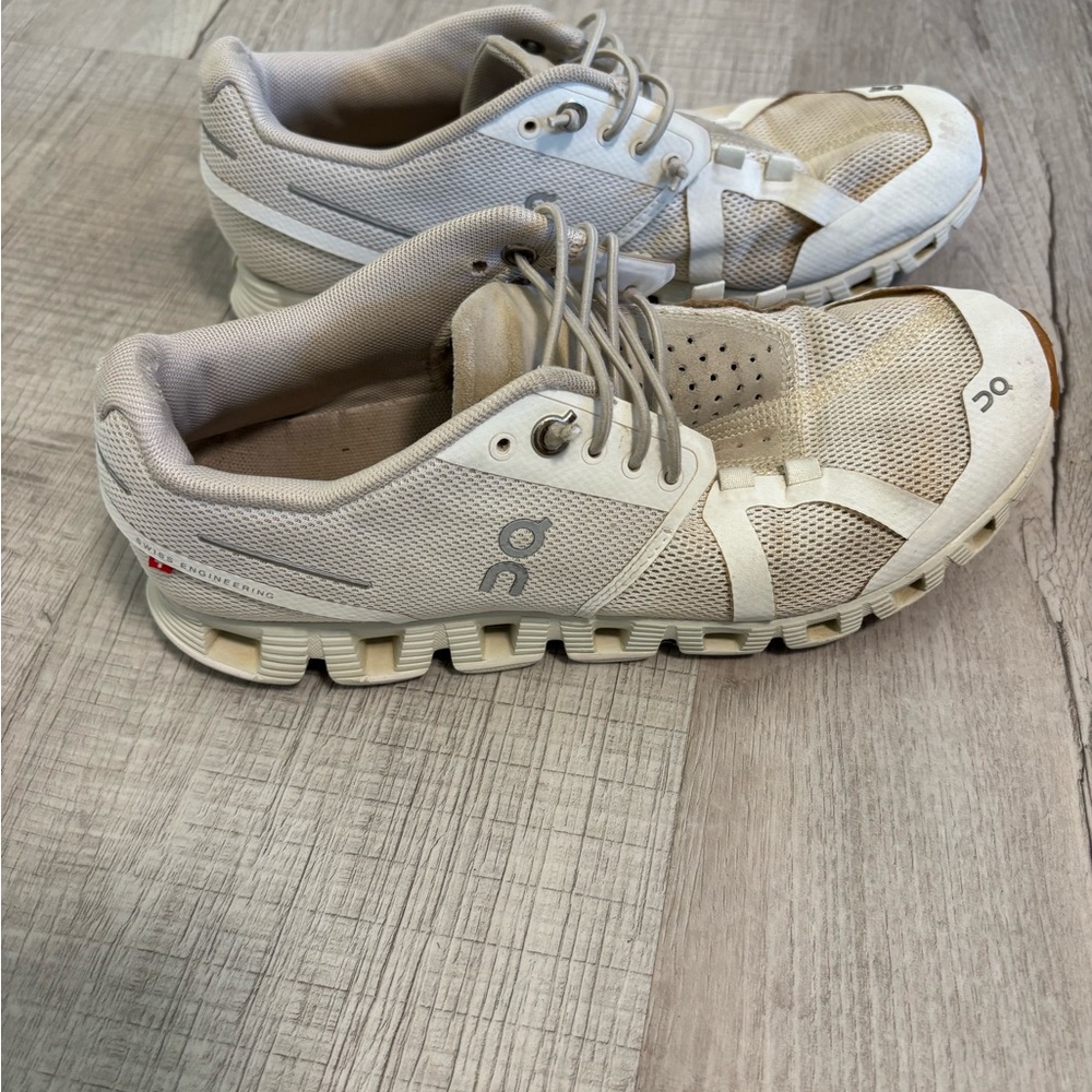 OnCloud Running Sneakers